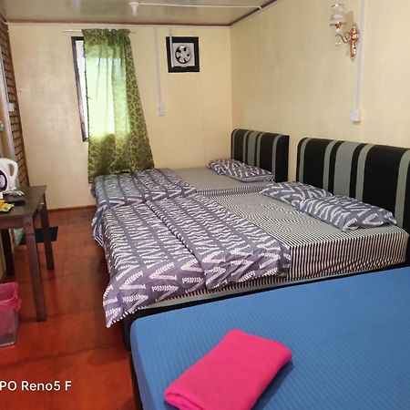 Strawberry Rest House Mesilou Kampong Kundassan 外观 照片
