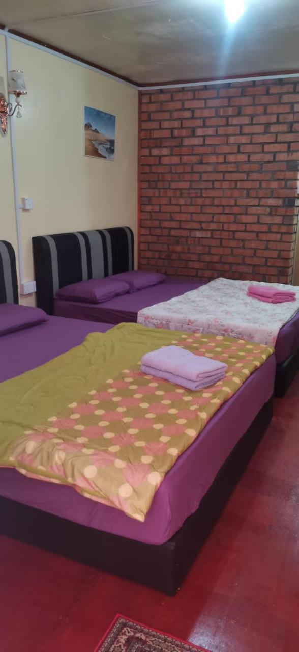 Strawberry Rest House Mesilou Kampong Kundassan 外观 照片
