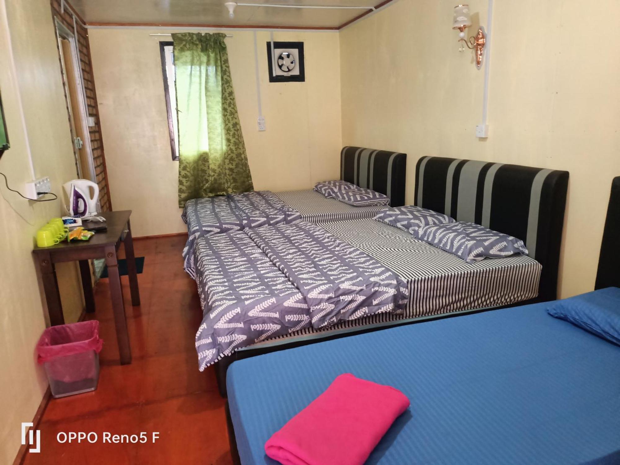 Strawberry Rest House Mesilou Kampong Kundassan 外观 照片