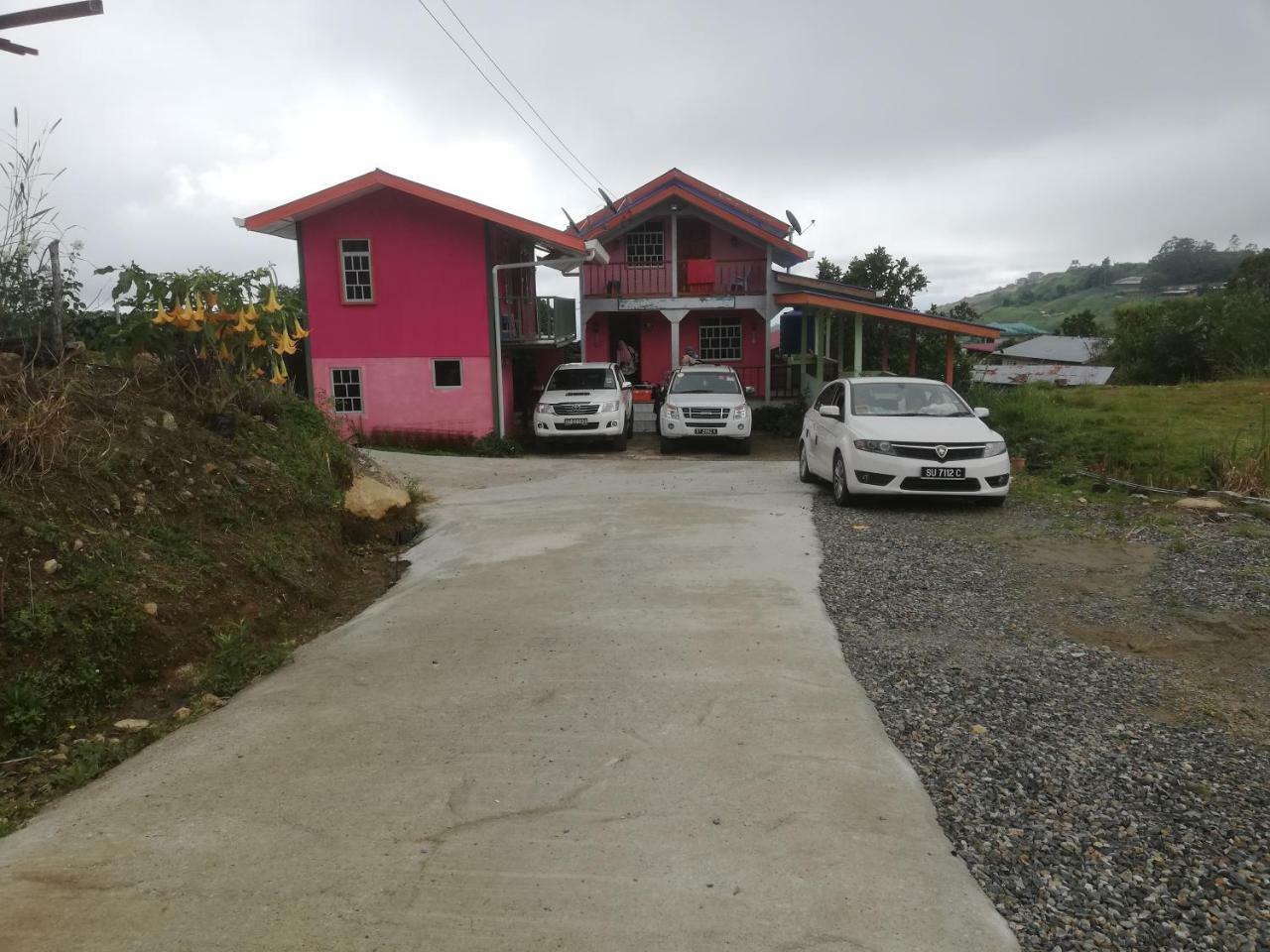 Strawberry Rest House Mesilou Kampong Kundassan 外观 照片