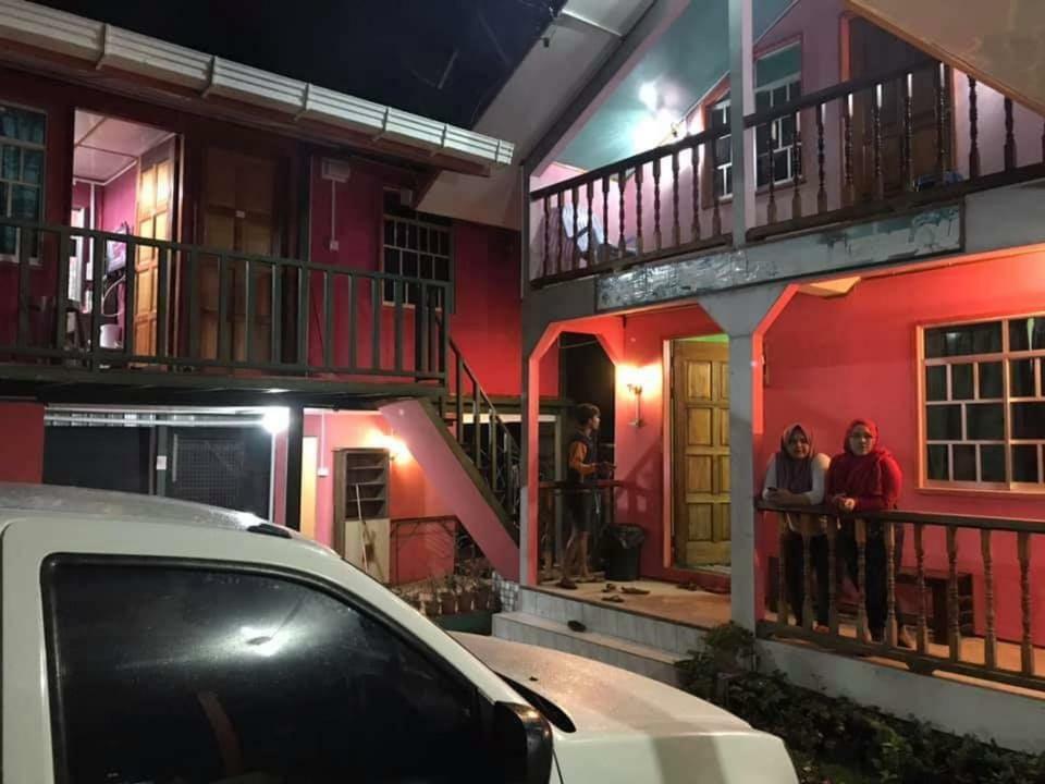 Strawberry Rest House Mesilou Kampong Kundassan 外观 照片